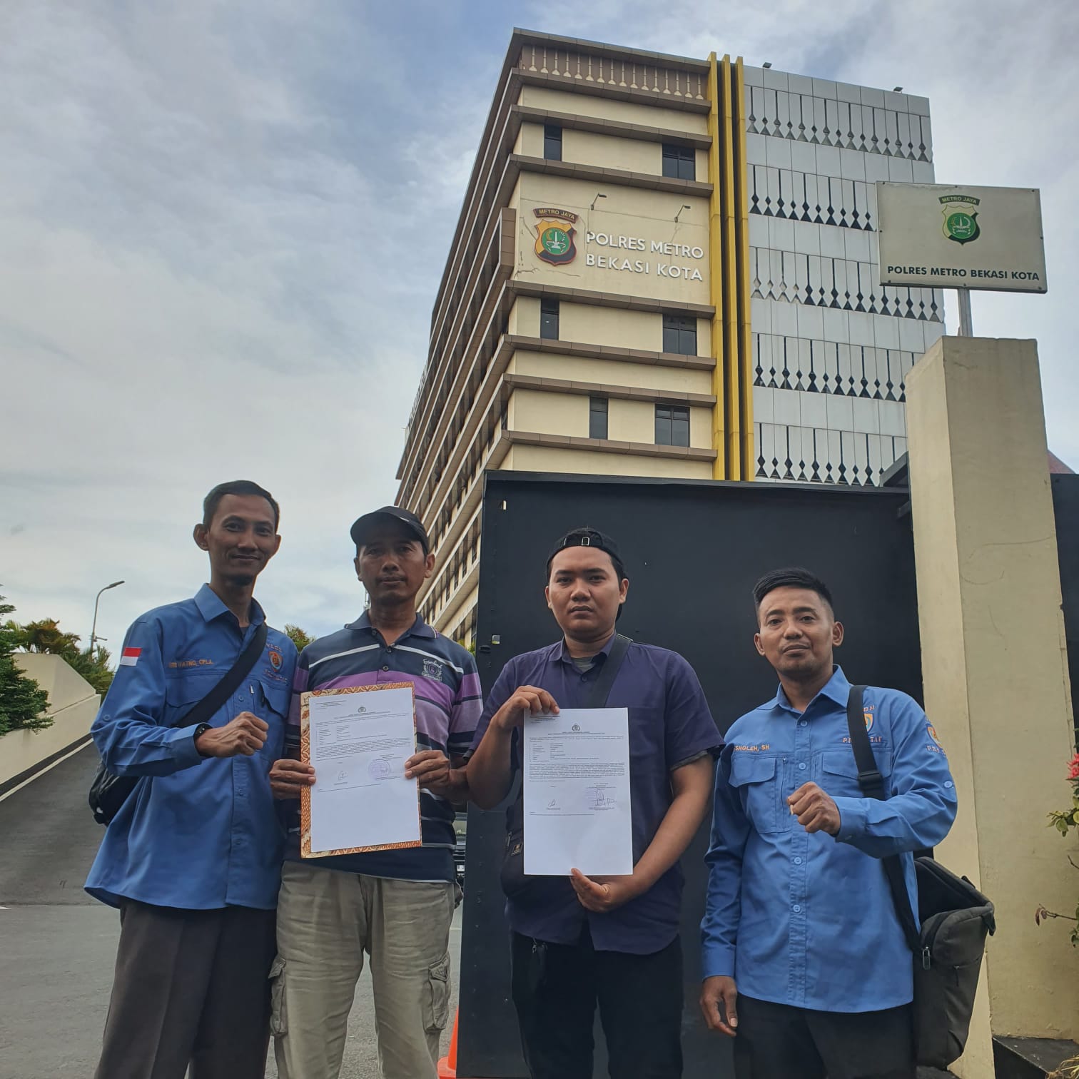 Penyerahan Laporan Pengaduan di Polres Metro Bekasi Kota